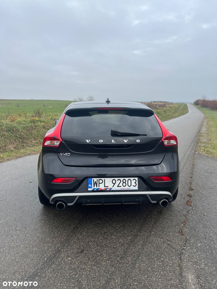 Volvo V40 D2 R-Design - 5
