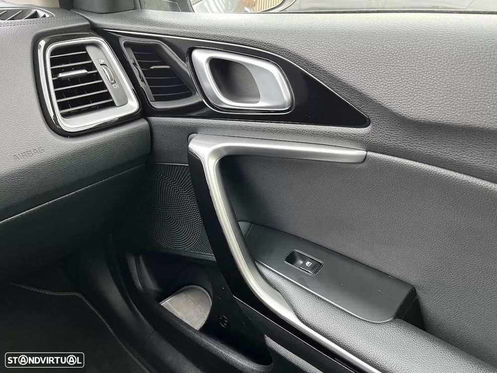 Kia XCeed 1.6 GDi PHEV Drive - 28