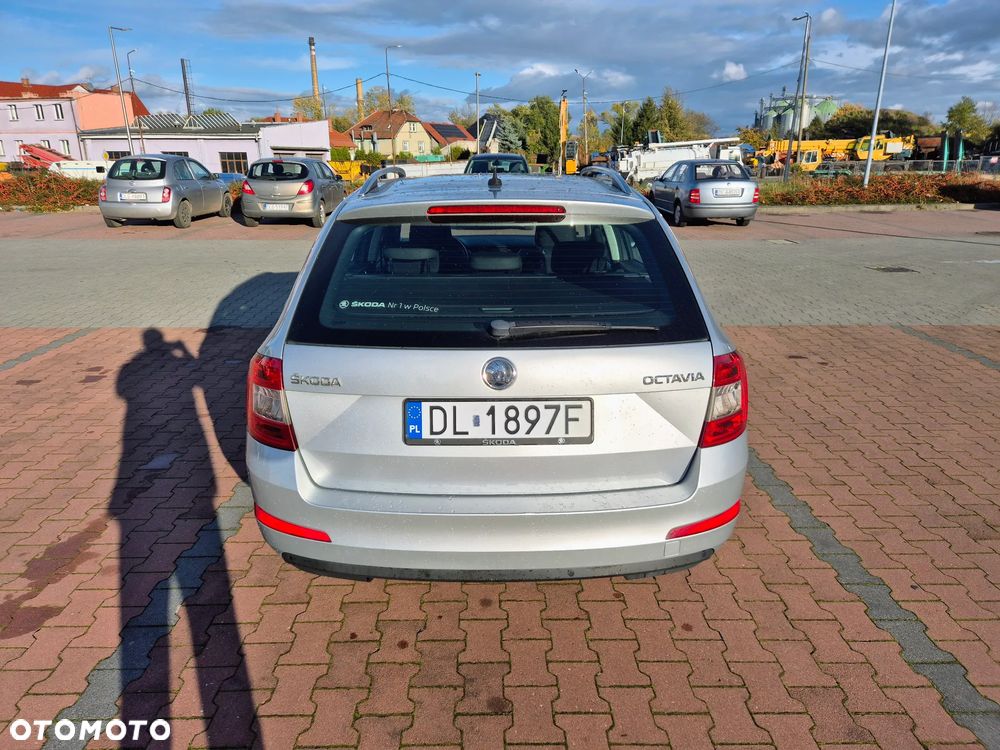 Skoda Octavia 2.0 TDI Style DSG - 6