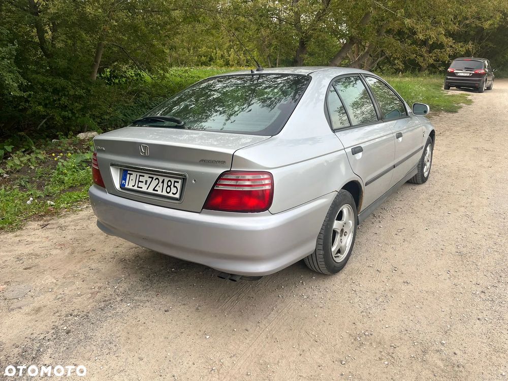 Honda Accord 1.8i S - 7