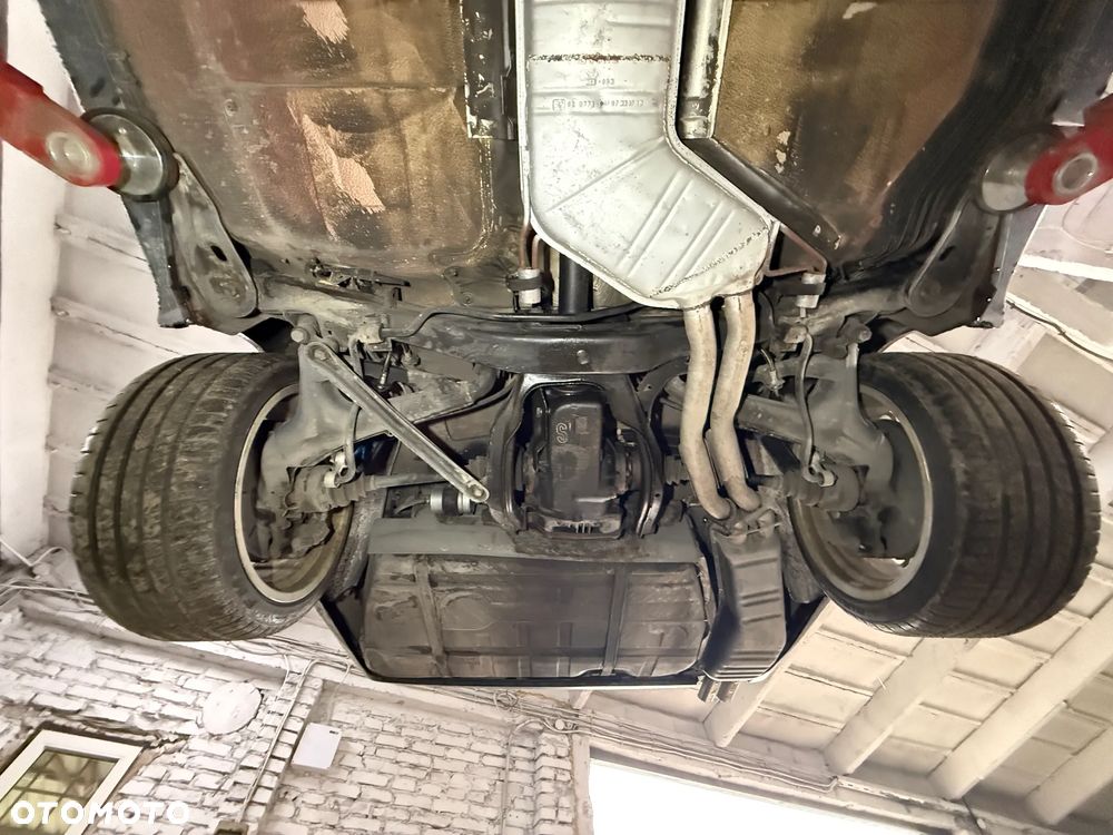 BMW Seria 7 - 36