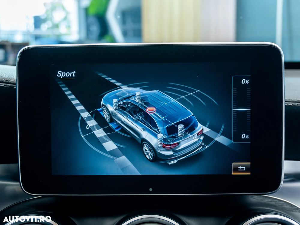 Mercedes-Benz GLC 250 d 4MATIC 9G-TRONIC AMG Line - 27