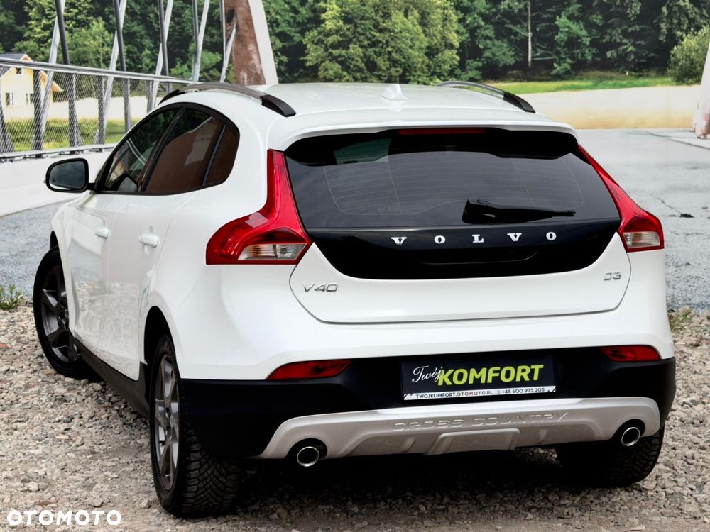 Volvo V40 Cross Country - 9