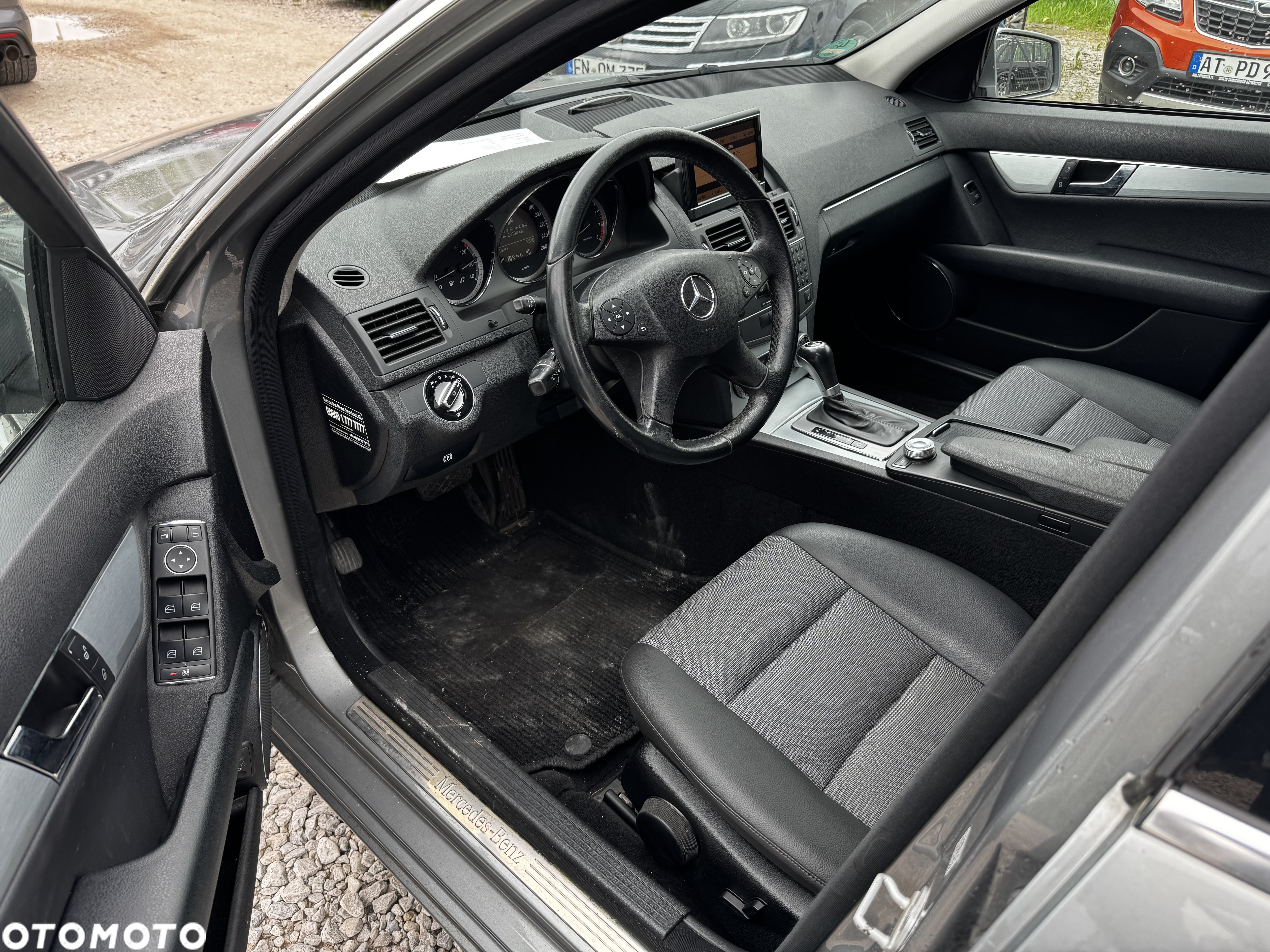 Mercedes-Benz Klasa C 250 CGI T Automatik BlueEFFICIENCY Avantgarde - 20
