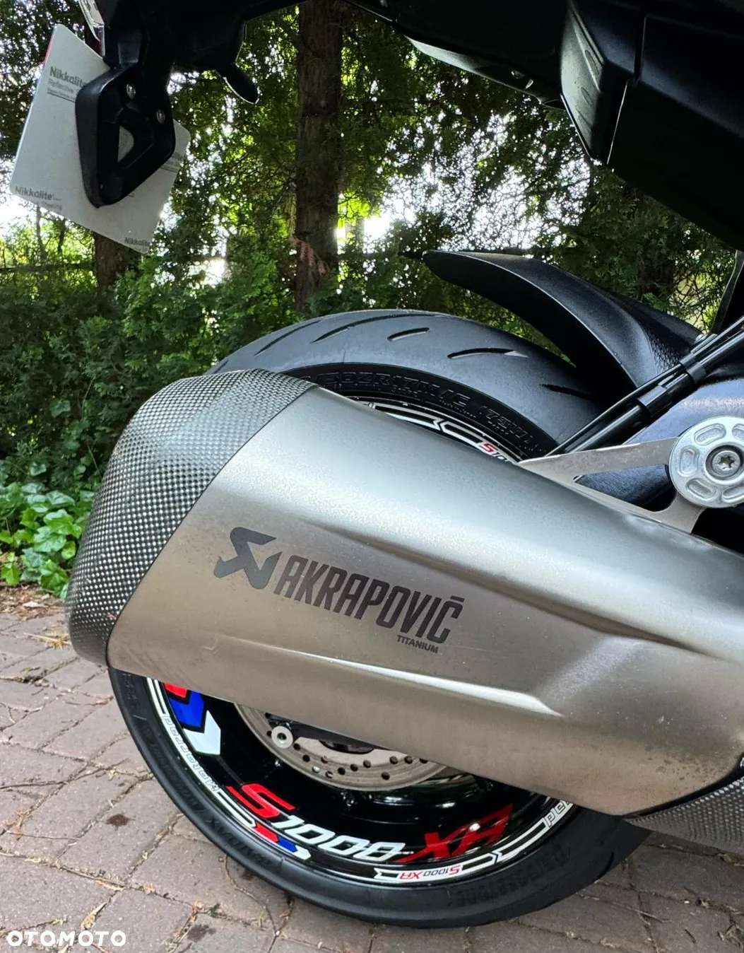 BMW S - 8