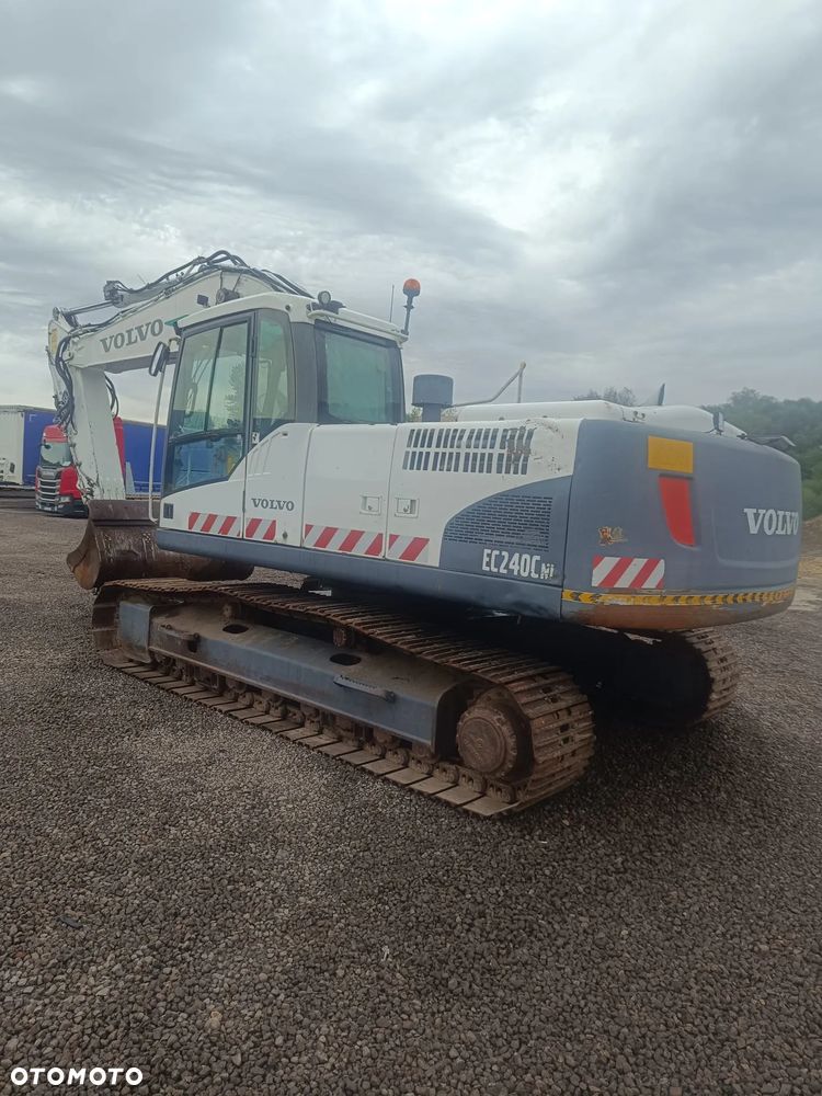 Volvo EC240C - 8