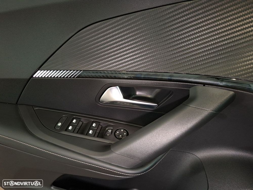 Peugeot 2008 1.2 PureTech Allure - 20