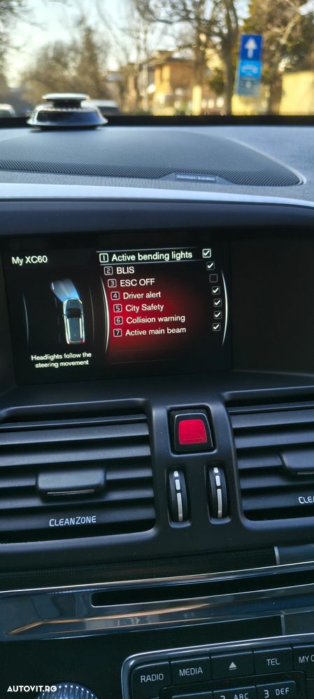 Volvo XC 60 D5 AWD Aut. RDesign - 18