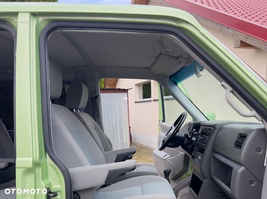 Volkswagen Multivan - 12