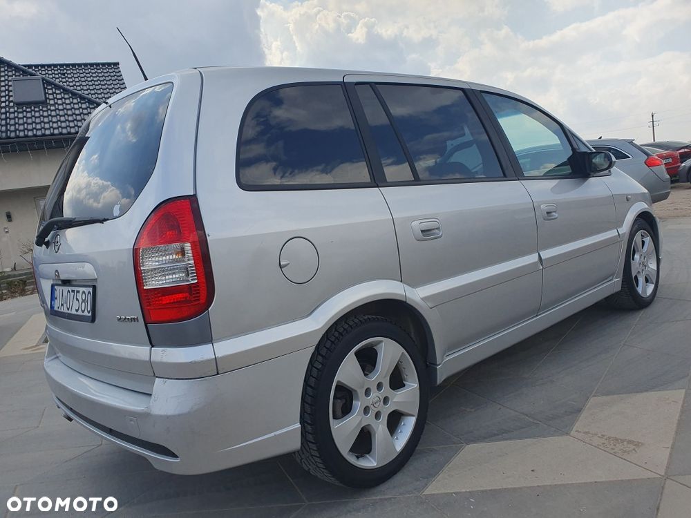 Opel Zafira - 2