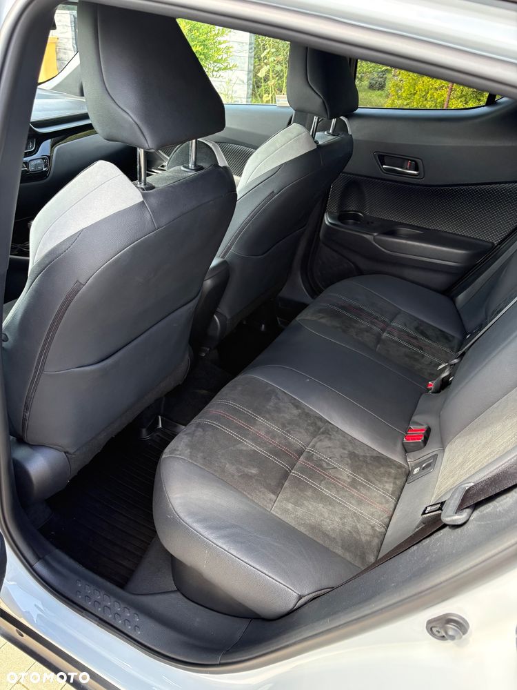 Toyota C-HR - 9