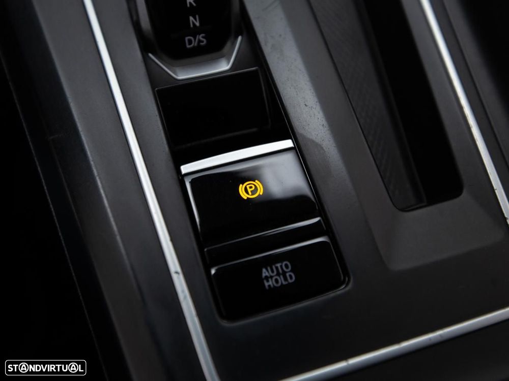 VW Golf 2.0 TDI Life DSG - 19