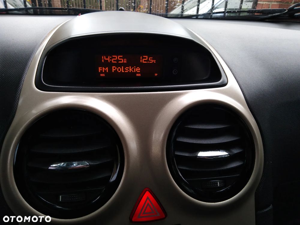 Opel Corsa 1.2 16V Enjoy - 8