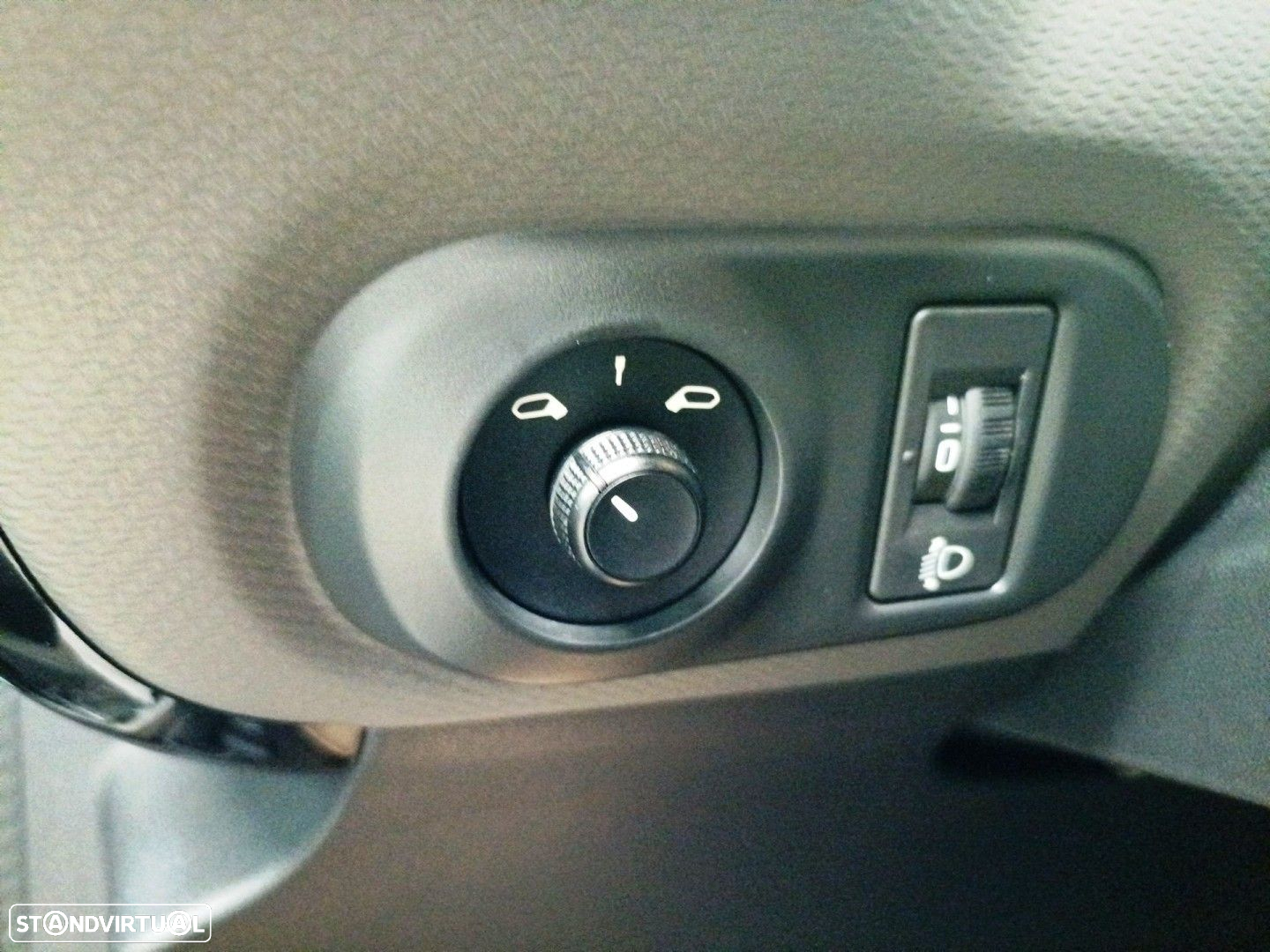 Citroën C4 Cactus 1.2 PureTech Feel Ed.Silver - 15