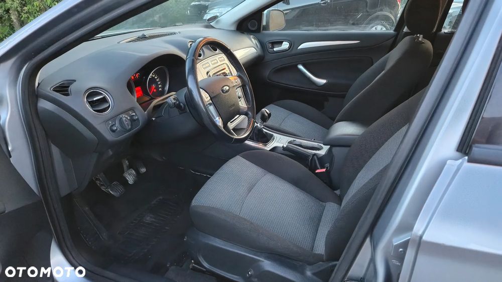 Ford Mondeo 2.2 TDCi Ghia - 8
