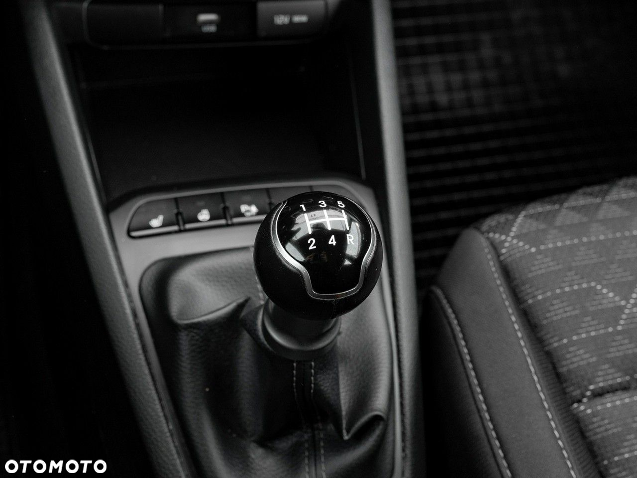 Kia Rio 1.2 M - 21