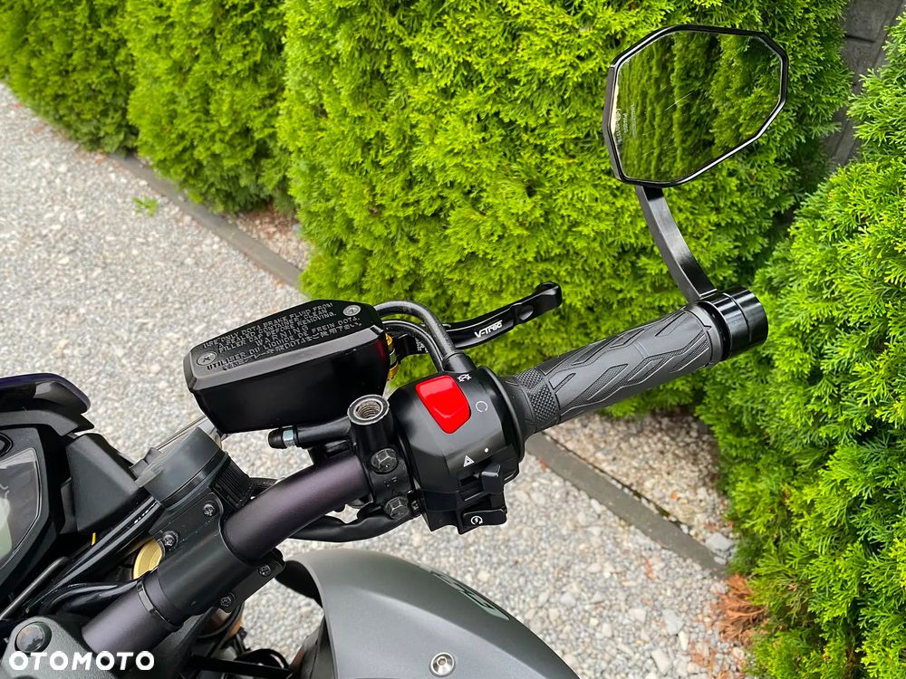 Suzuki GSX - 26