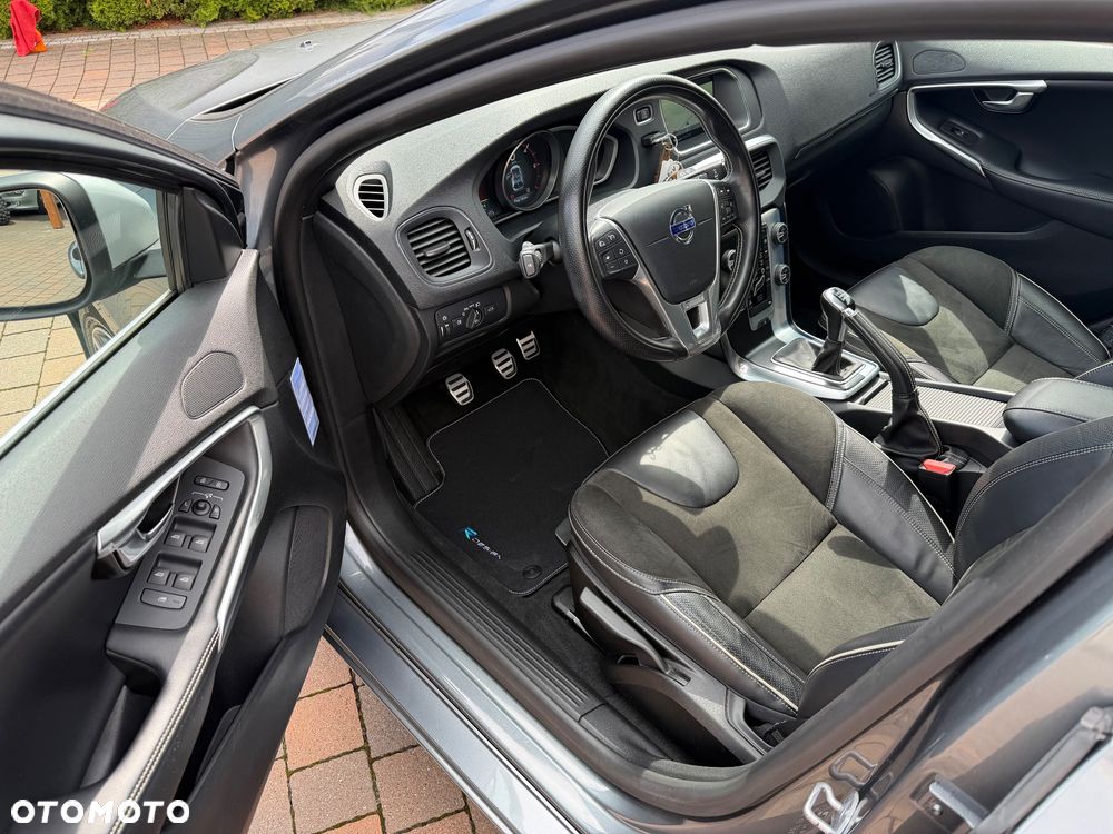 Volvo V40 D2 Drive-E R-Design Momentum - 7