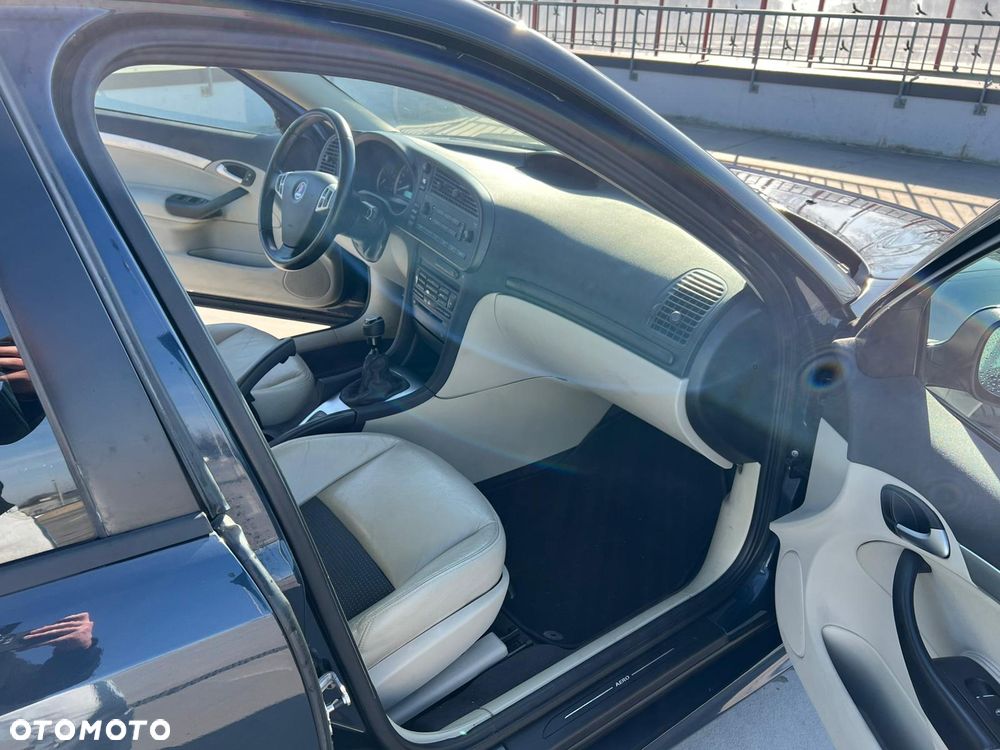 Saab 9-3 2.0T Aero - 16