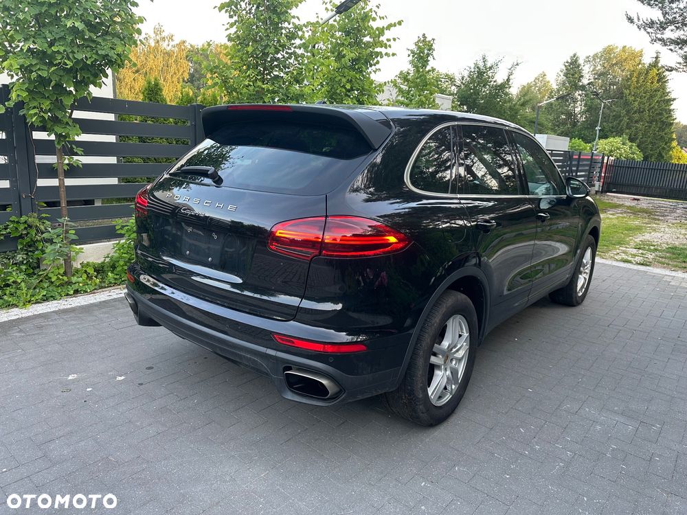 Porsche Cayenne Standard - 4