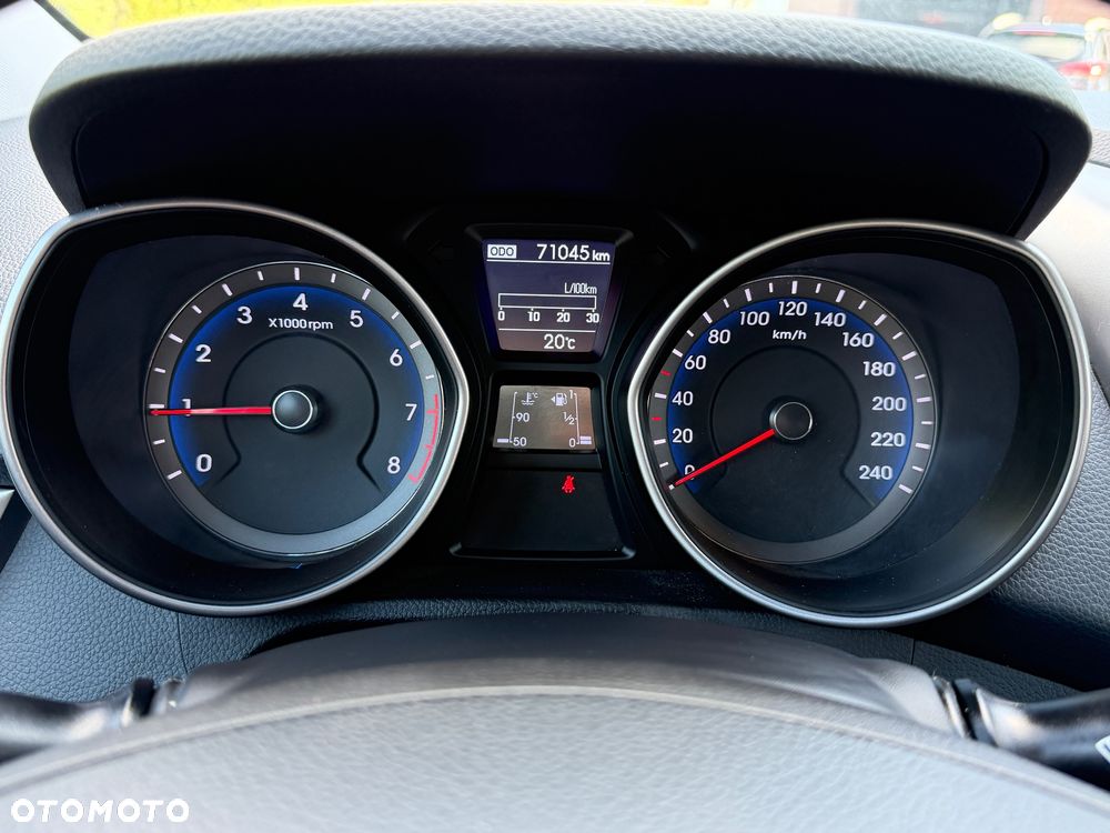 Hyundai i30 blue Kombi 1.4 YES Gold - 14