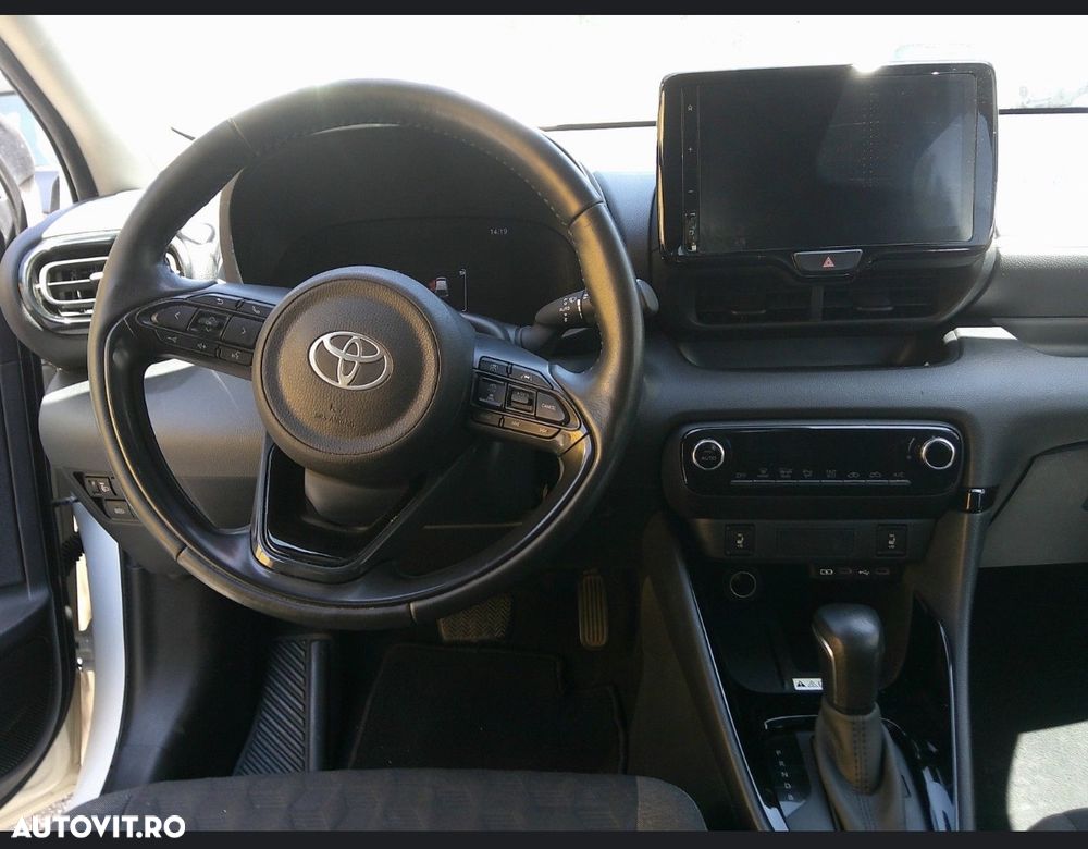 TOYOTA Yaris 2022 — imagine 8