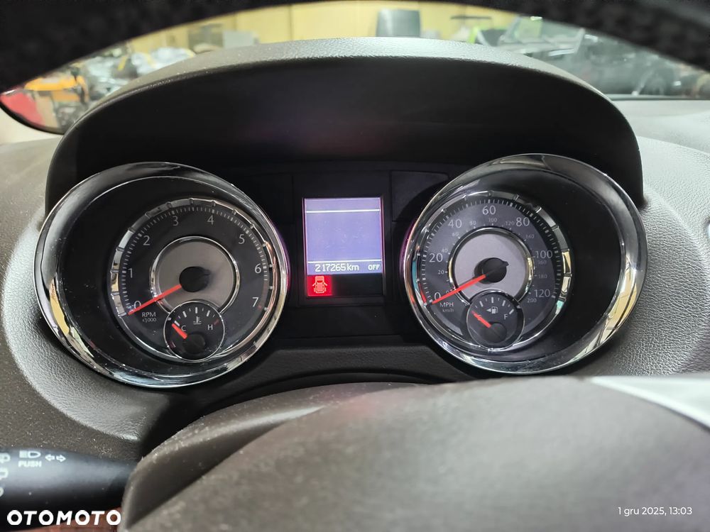 Chrysler Town & Country 3.6 Limited - 21