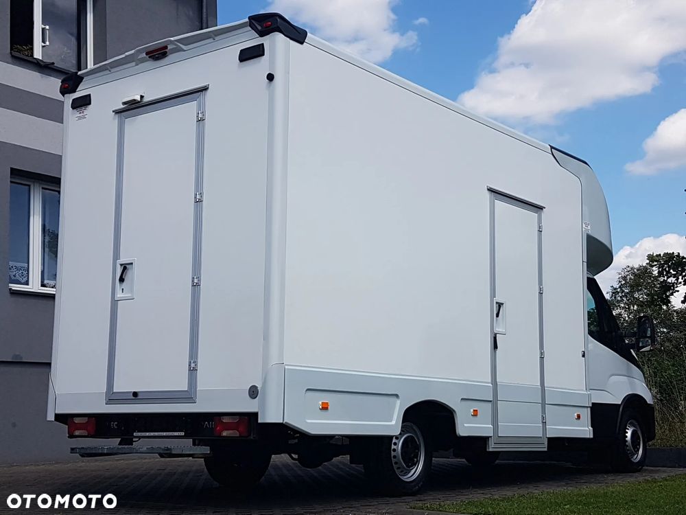 Iveco DAILY KONTENER NISKOPODŁOGOWY 4,43x2,23x2,42 SKLEP FOODTRUCK BAR KLIMA KONIOWÓZ KAMPER - 28