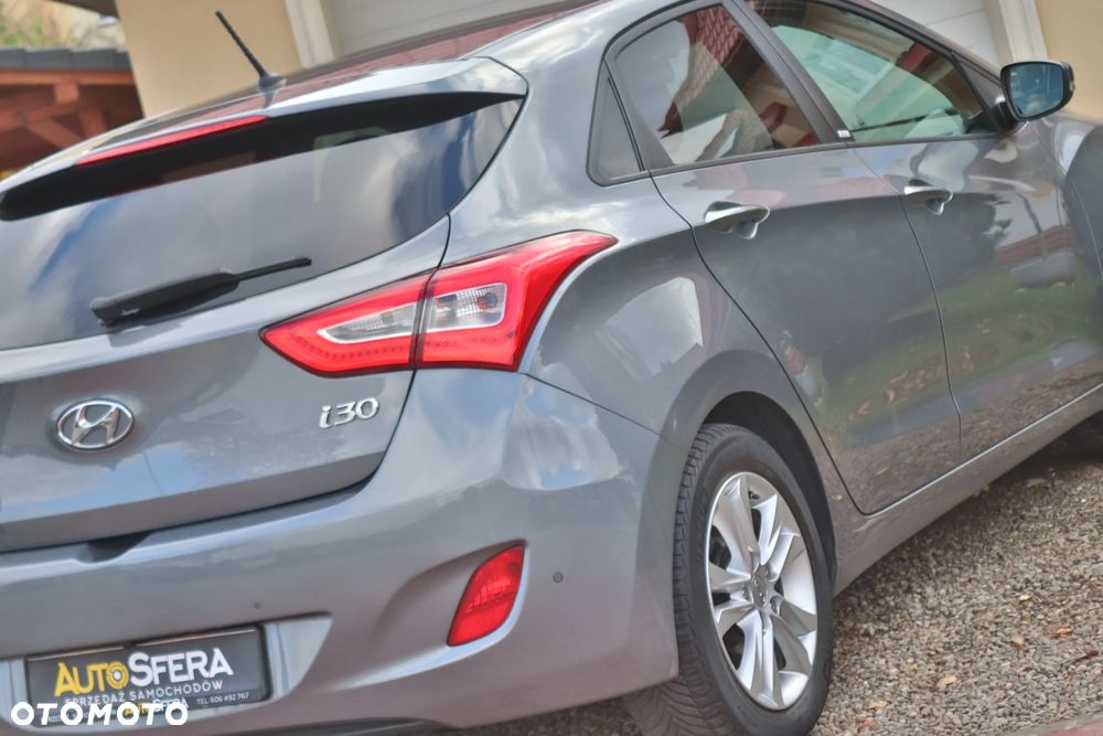 Hyundai i30 1.4 Intro Edition - 9