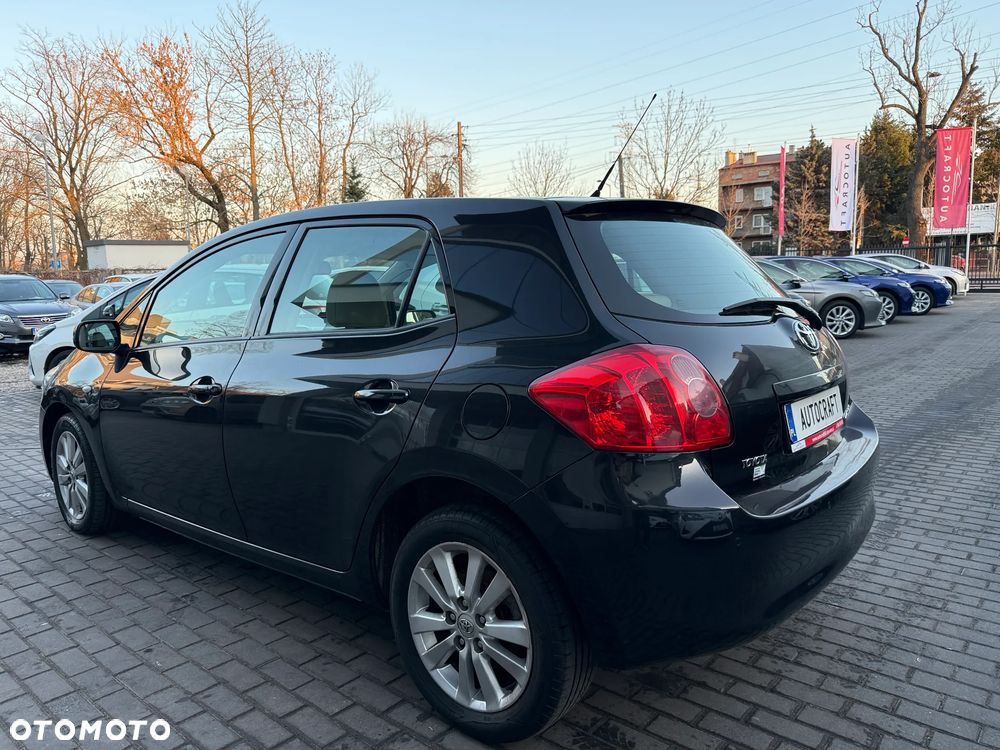 Toyota Auris 1.8 Premium - 22