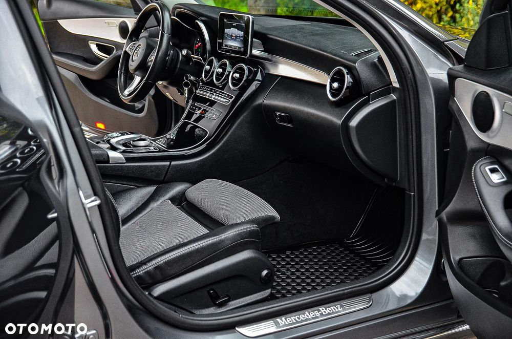 Mercedes-Benz Klasa C 180 T 7G-TRONIC Avantgarde - 31