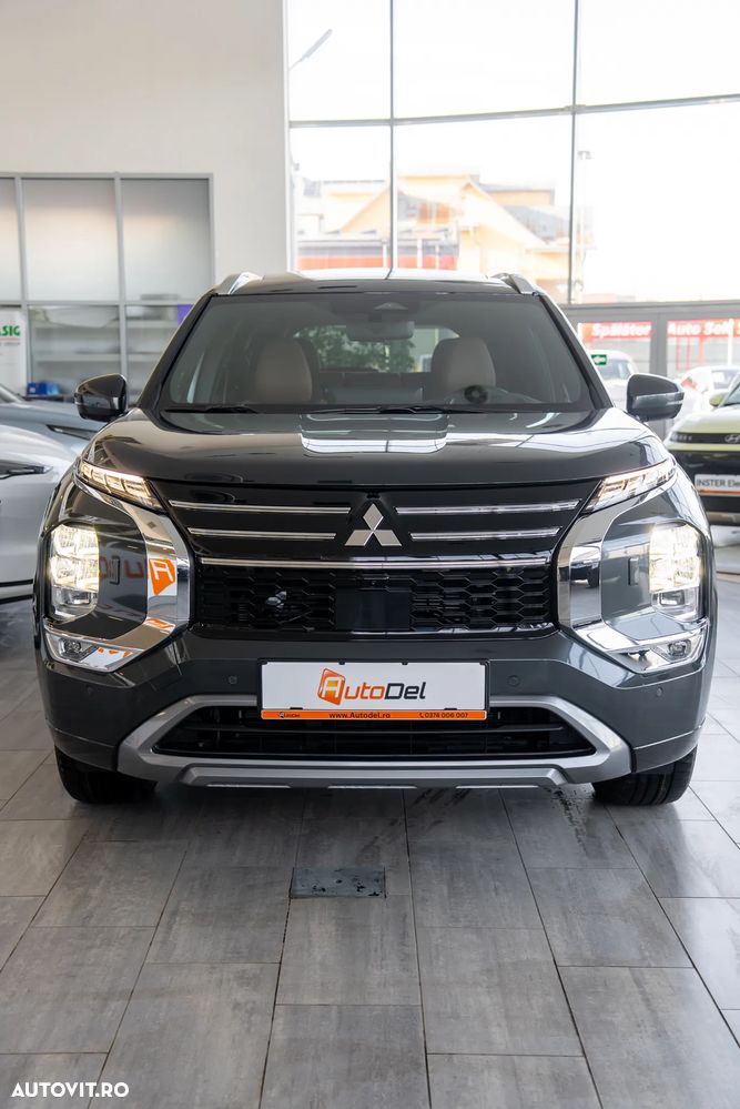 Mitsubishi Outlander 2.4 L 4X4 PHEV Instyle Ultimate - 4