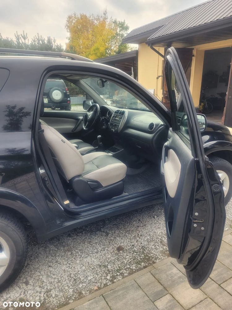 Toyota RAV4 - 18