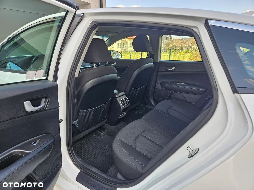 Kia Optima 2.0 M - 33