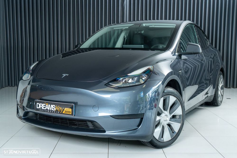 Tesla Model Y Standard RWD - 27