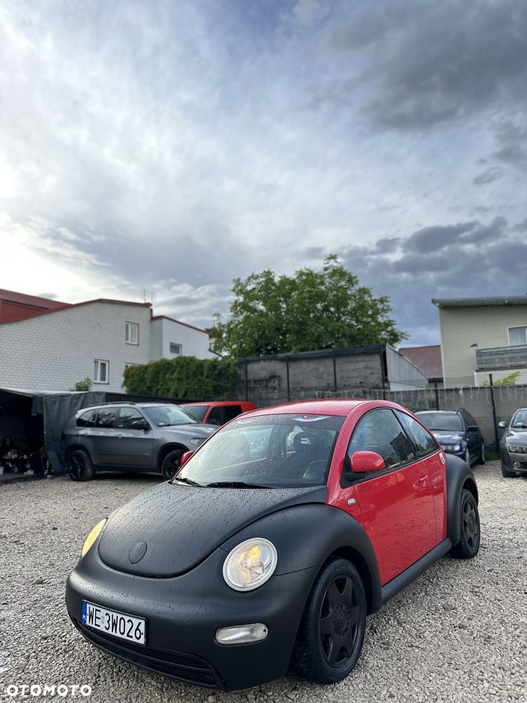 Volkswagen New Beetle - 1