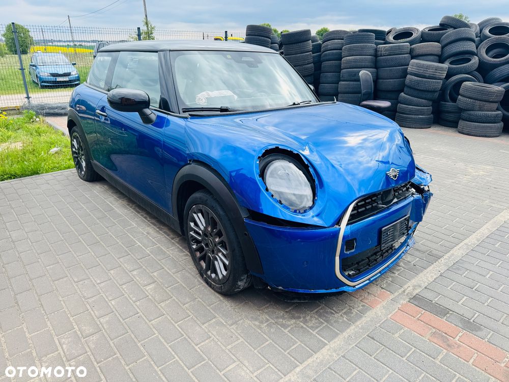 MINI Cooper C Essential Trim - 1