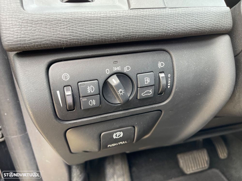 Volvo XC 60 2.4 D Geartronic - 22