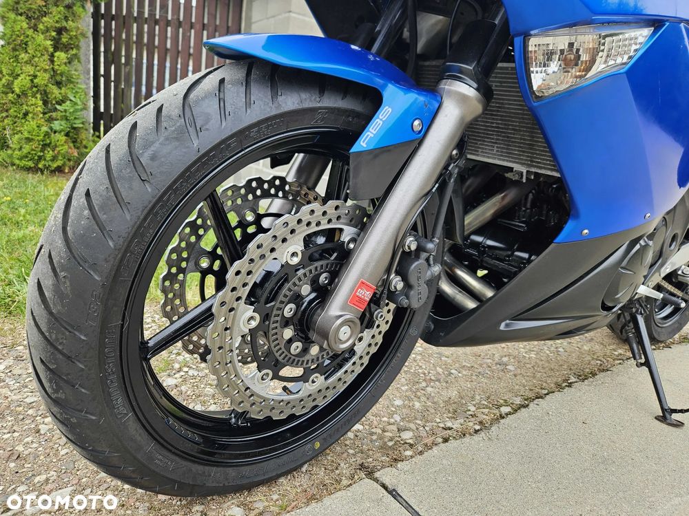 Kawasaki ER - 8