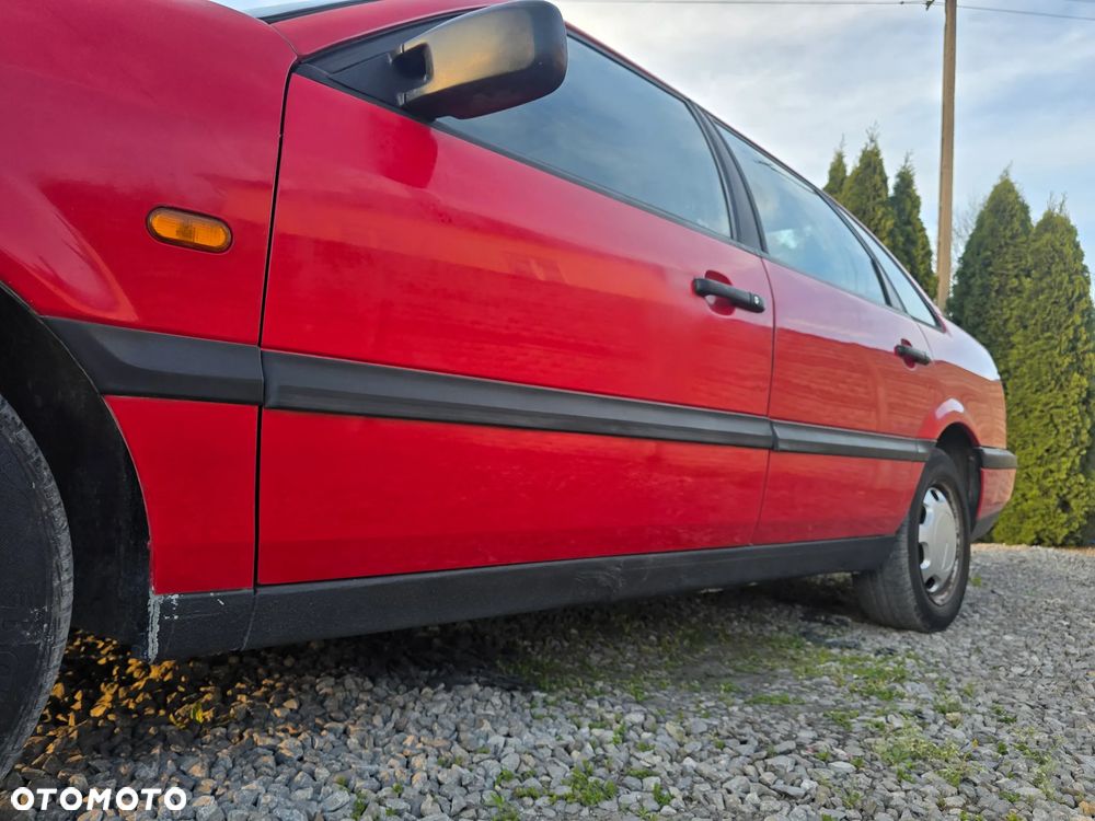 Volkswagen Passat 1.8 GL - 9