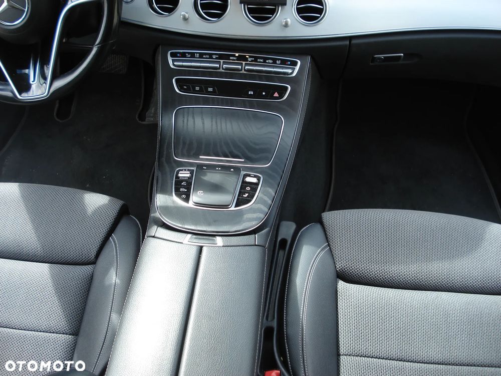 Mercedes-Benz Klasa E 220 d 9G-TRONIC Avantgarde - 24