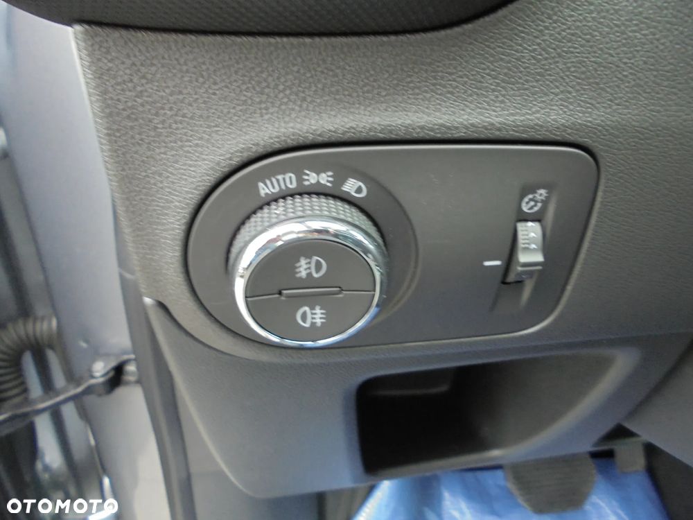 Opel Crossland X - 9