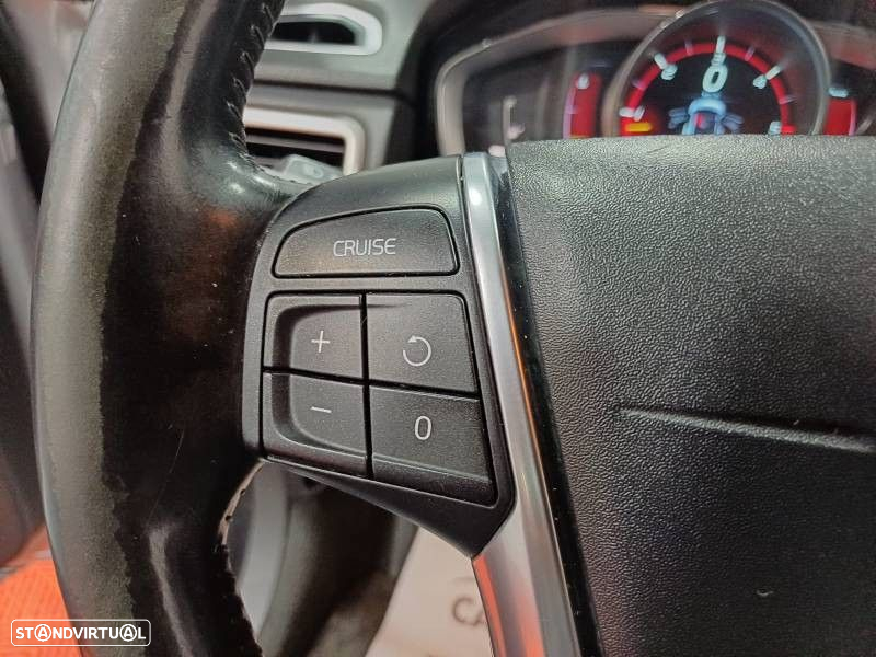 Volvo XC 70 2.0 D4 Momentum Geartronic - 21