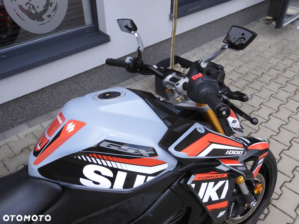 Suzuki GSX - 9