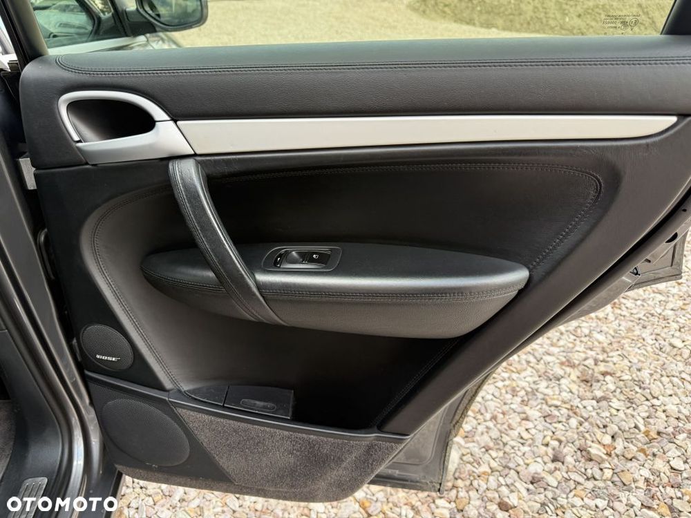 Porsche Cayenne Turbo - 27