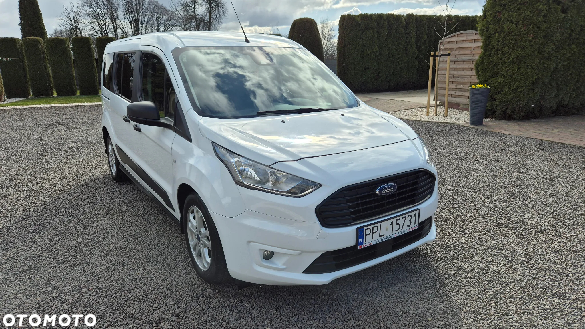 Ford Tourneo Connect Grand - 11