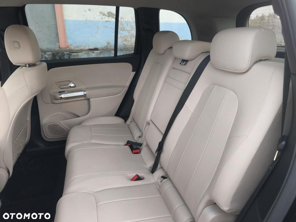 Mercedes-Benz GLB - 20