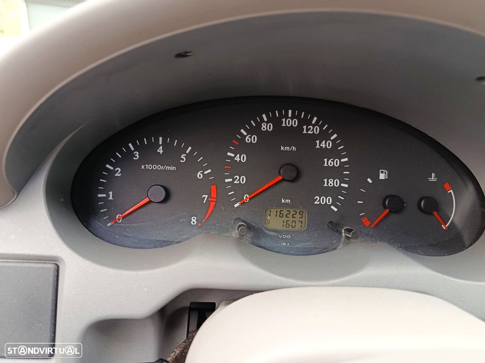 Nissan Micra 1.0 Elegance AC - 9