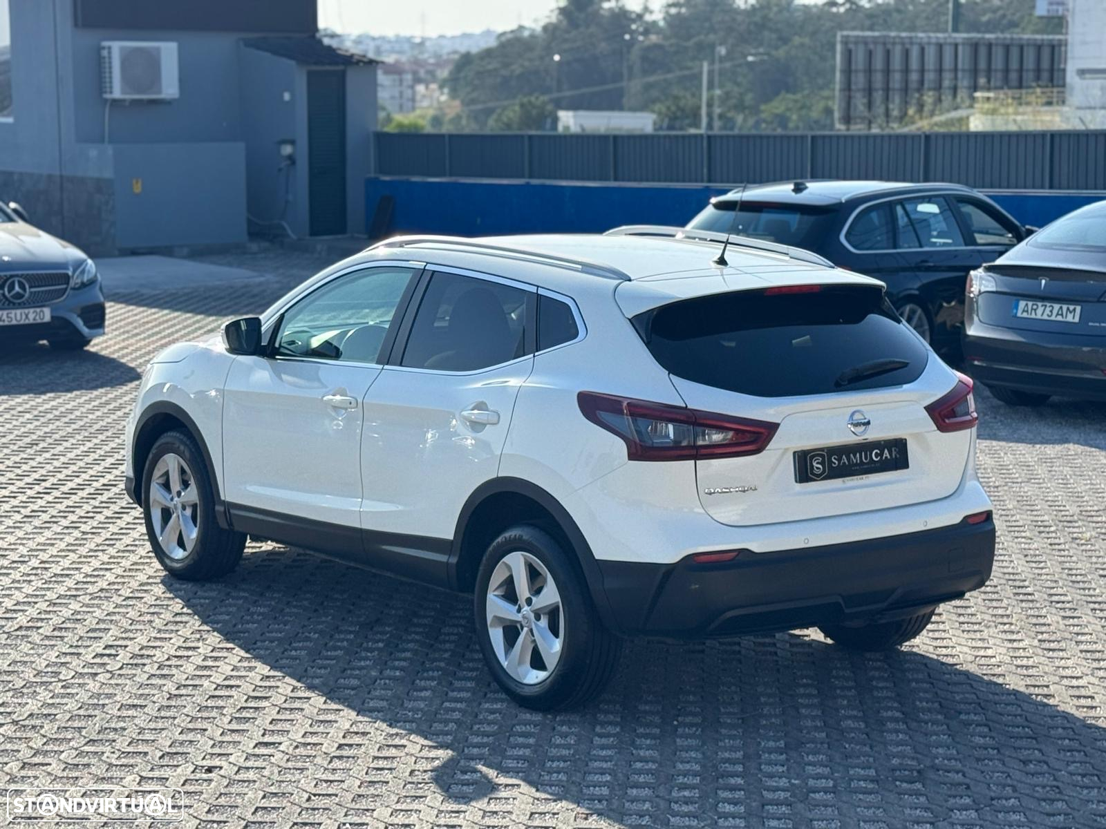 Nissan Qashqai 1.5 dCi N-Connecta - 17
