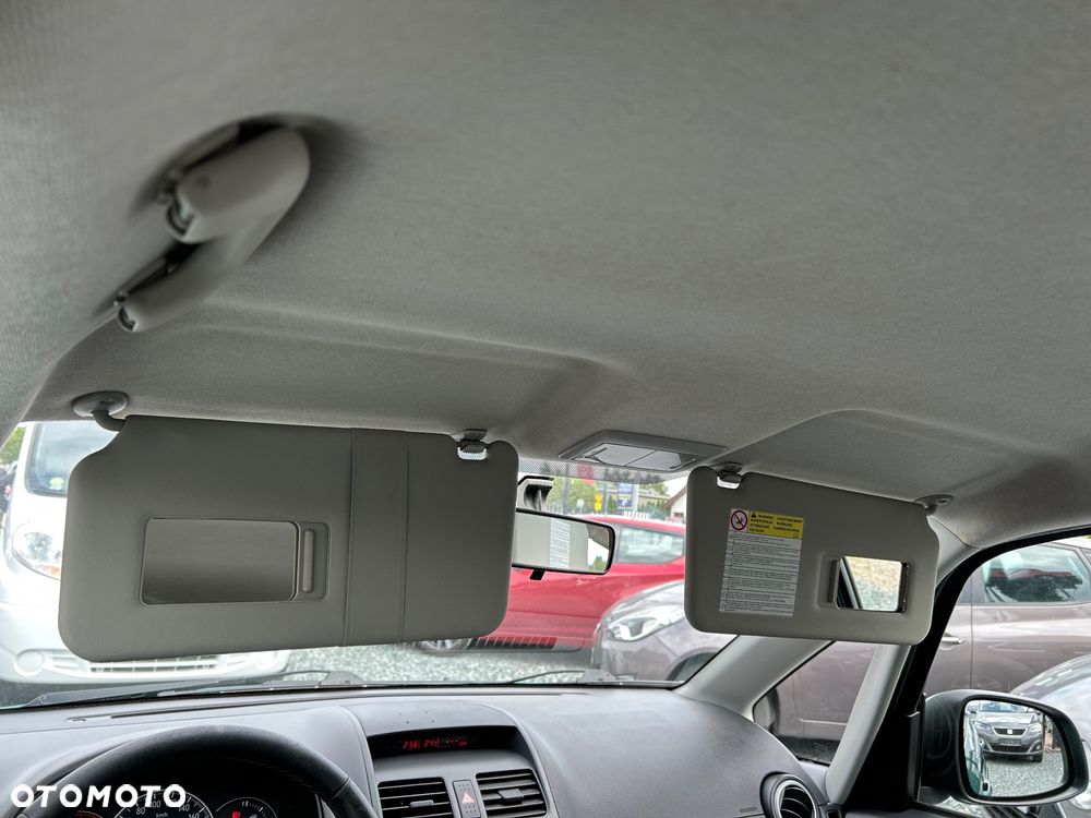 Suzuki SX4 1.9 DDiS DPF 4x4 Comfort - 26